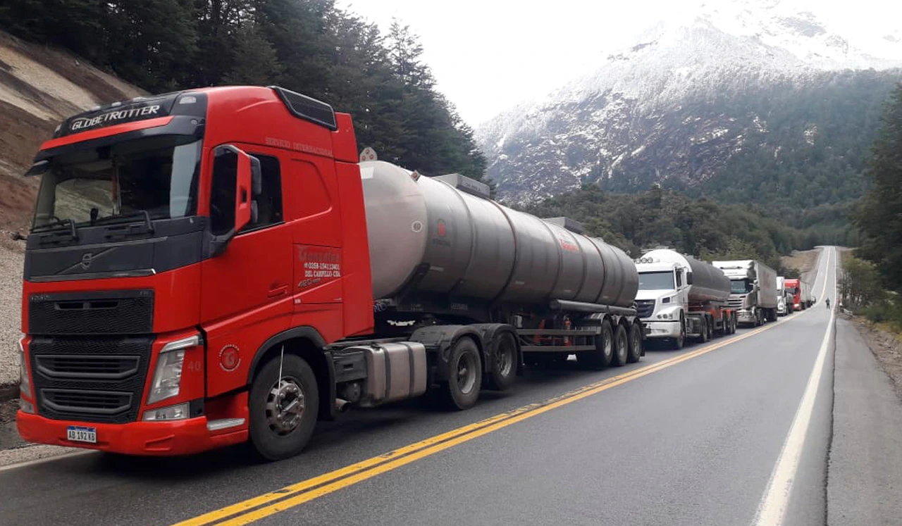 Camion Liquidos - Logistica Gonzalez